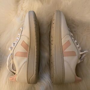 Veja White and Pink Casual Sneakers